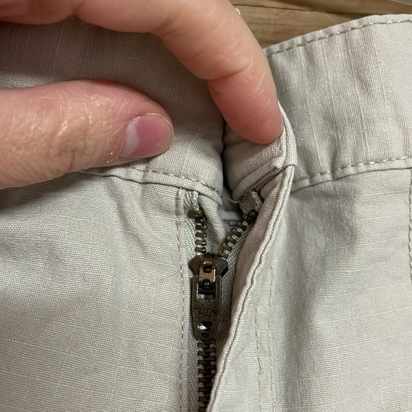 Eddie Bauer size 12 Tan High Waisted 5” Chino Shorts with Pork Chop Pockets - Picture 3 of 11